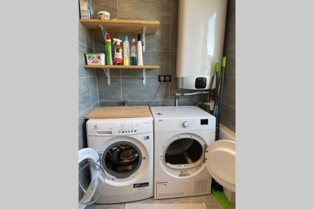 Appartement De Adrien Garage Prive Charleville-Mézières Exteriör bild